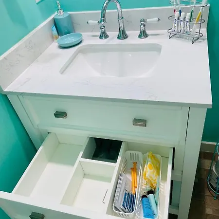 Beautiful And Comfortable Rom Apt # 2 Tampa Esterno foto